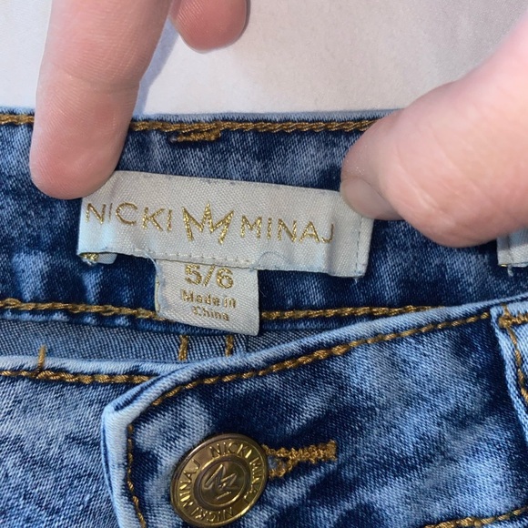 💜Women’s Nicki Minaj Mid Rise Studded Denim Jean Shorts Size 5/6 - Picture 9 of 12